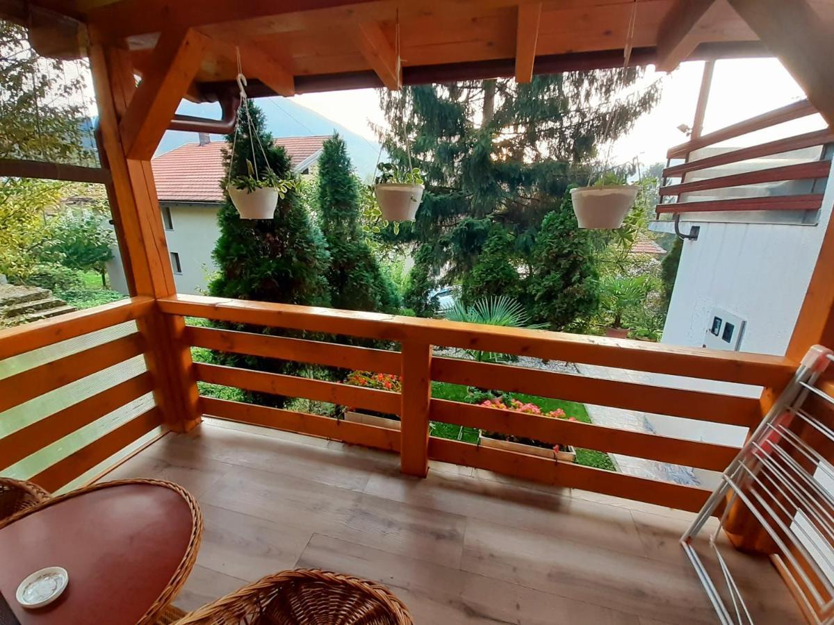 Obiteljski Apartman Borovi 维索科 外观 照片