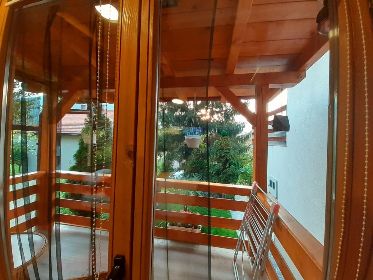 Obiteljski Apartman Borovi 维索科 外观 照片