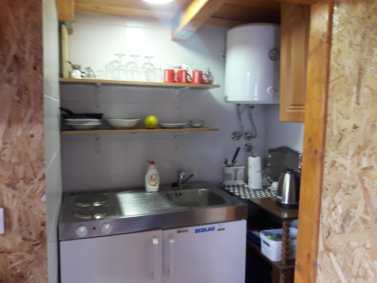 Obiteljski Apartman Borovi 维索科 外观 照片