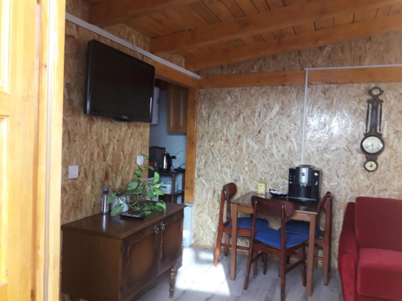 Obiteljski Apartman Borovi 维索科 外观 照片